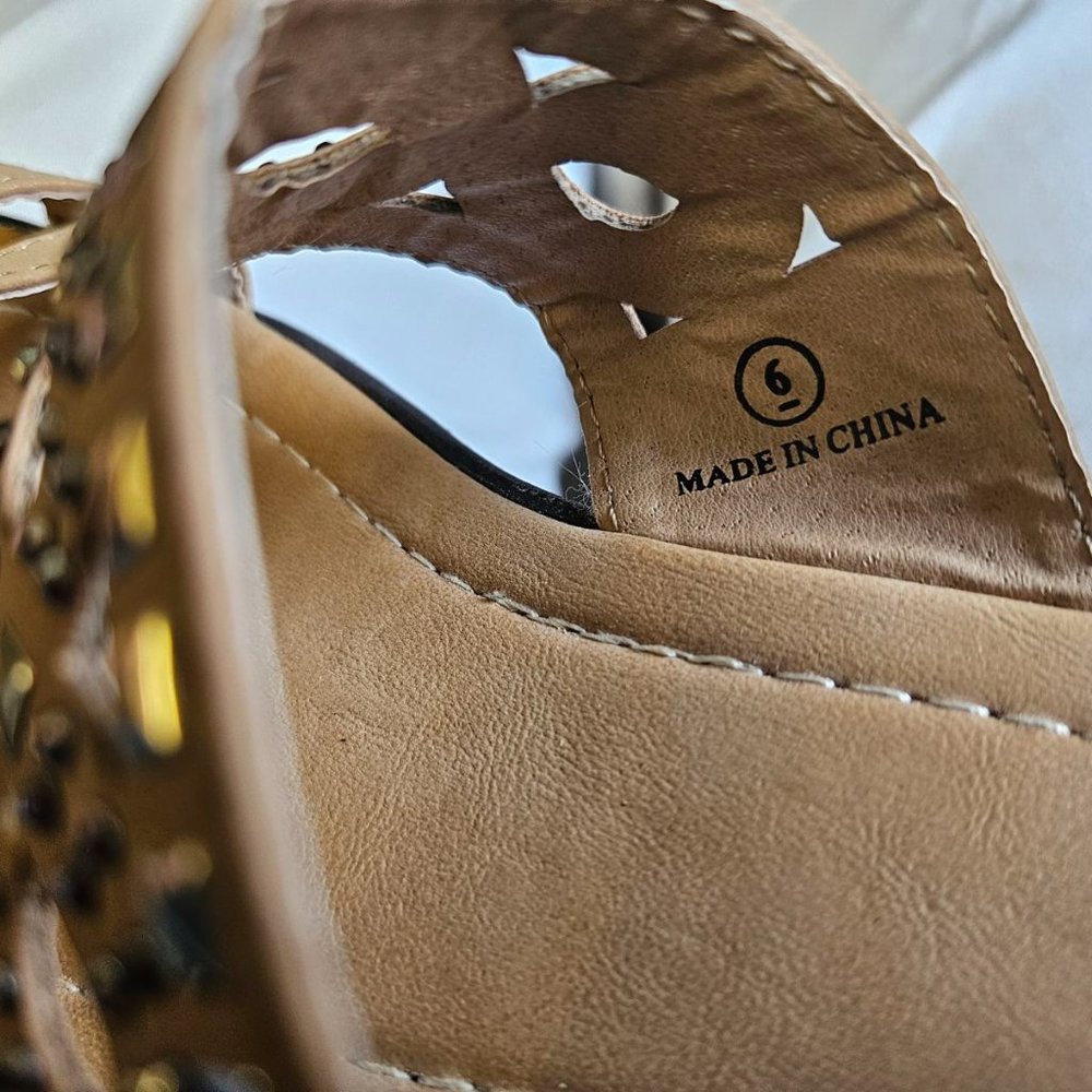 Sandals - Picture 2 of 4